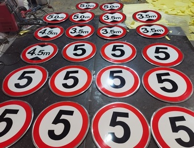 上海上海限速交通标牌厂家